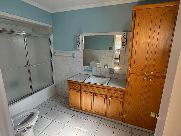 1502 W Locust St — Photo 10