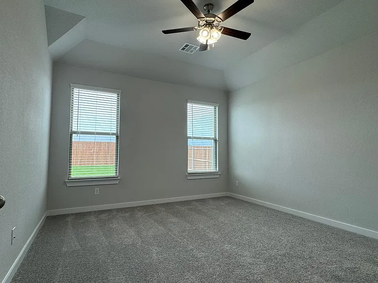831 Rosebud Trl — Photo 11