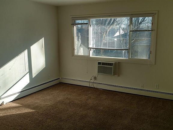 5th image of 316 E 16th St
