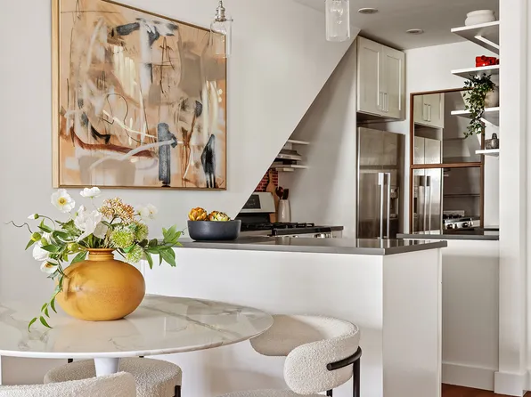 424 West 49th Street image 5 of 11