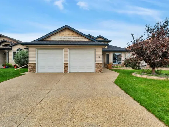 42 SW Langford Cres, Red Deer, AB T4R 2X1