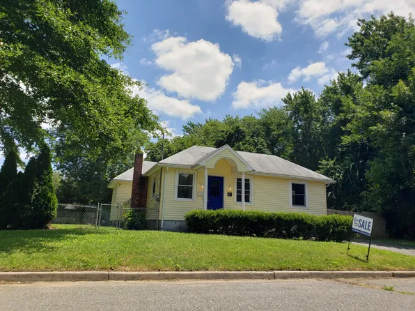 81 6th St, Belford, NJ 07718