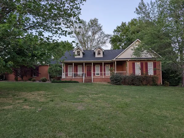 107 Berkley Ct, Tullahoma, TN 37388