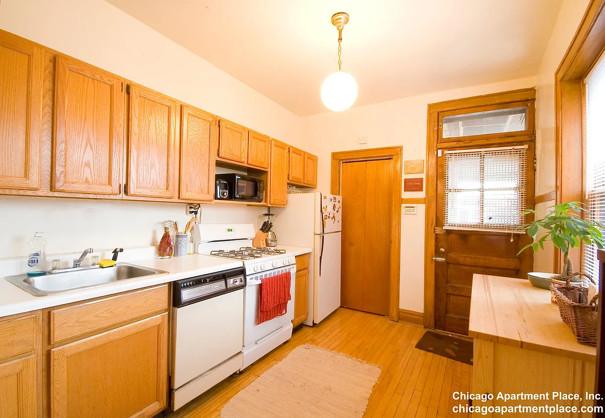 Building Photo - 2704 N Mildred Ave #3F