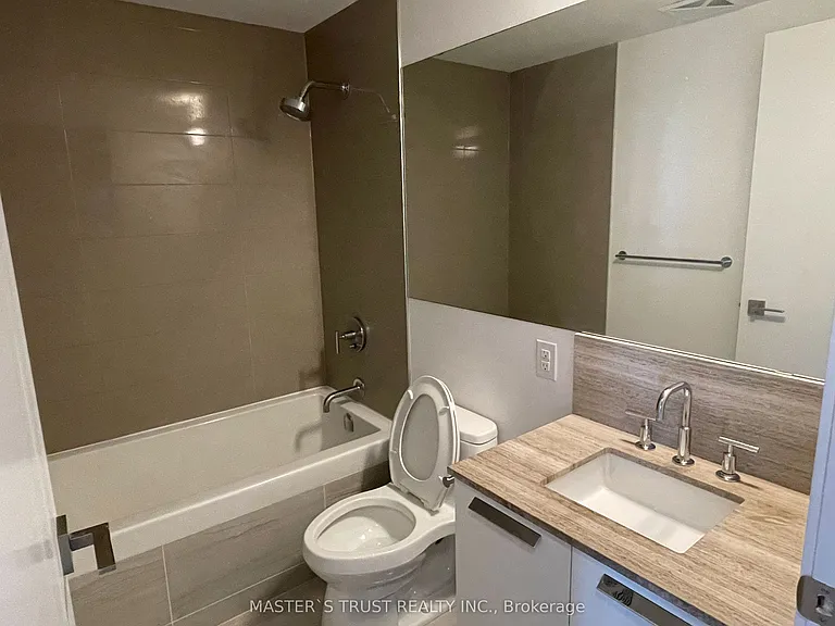 50 Charles St E #3801 — Photo 8