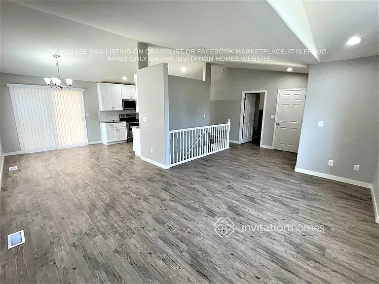 223 N 49th Avenue Ct — Photo 5