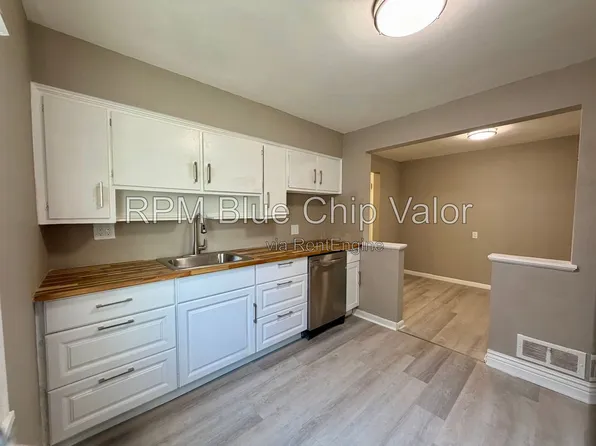 9481 Reading Rd APT 5, Cincinnati, OH 45215