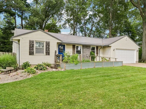 223 Southwood Dr, Elyria, OH 44035