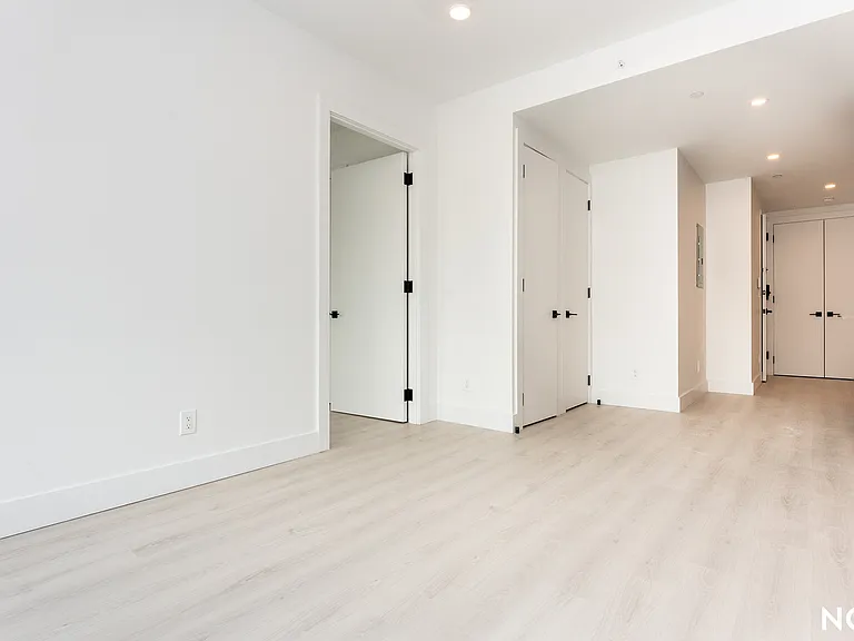 344 Lorimer St #4A — Photo 20