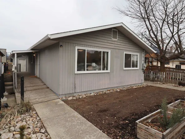 719 Knight Ave, Enderby, BC V4Y 4C2