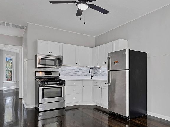 5th image of 3841 W School St