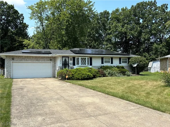 469 Windsor Dr, Elyria, OH 44035