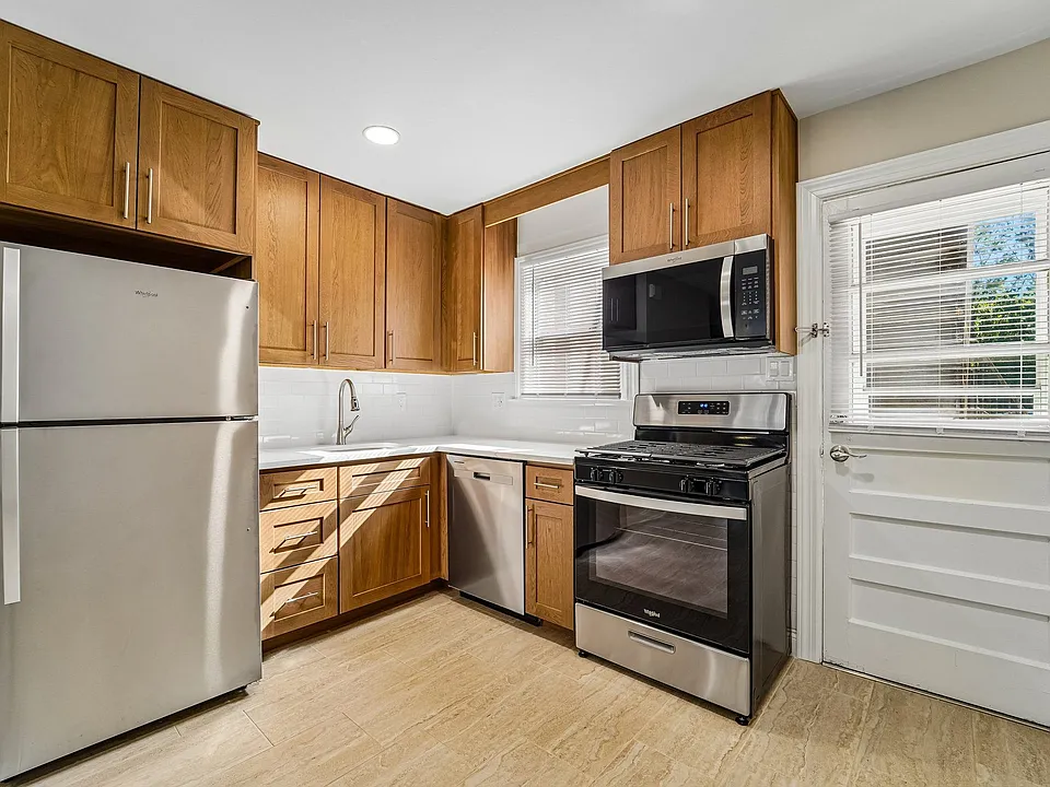 Sherwood Court Apartments