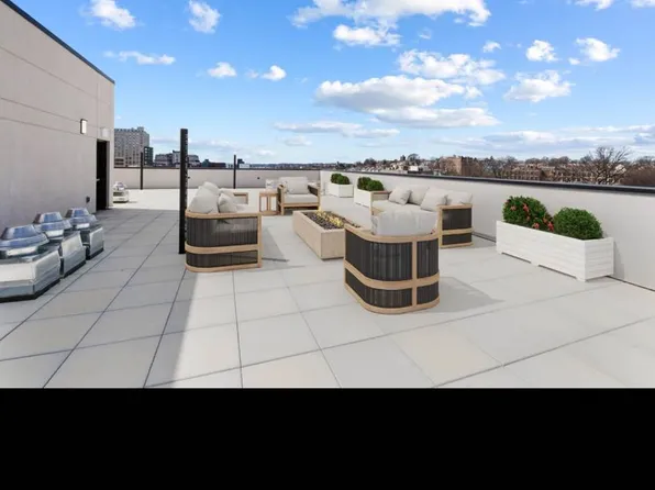 71-02 Parsons Boulevard image 10 of 10