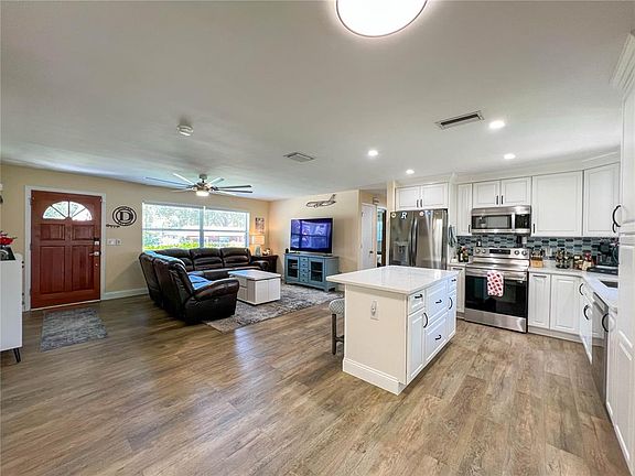 3rd image of 1524 S FREDRICA AVENUE