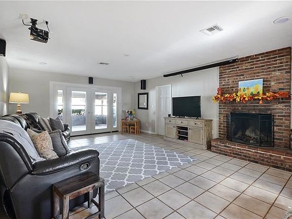 5th image of 6118 Liberty Ave
