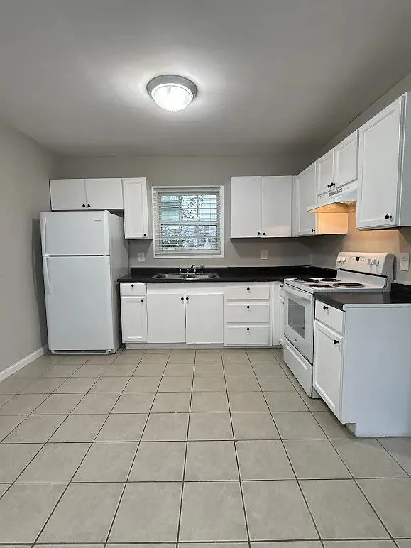 2 bed, 1000 sqft, $1,450 — Photo 2