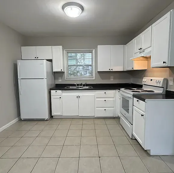 450 Forrest Ridge Dr NW — Photo 2
