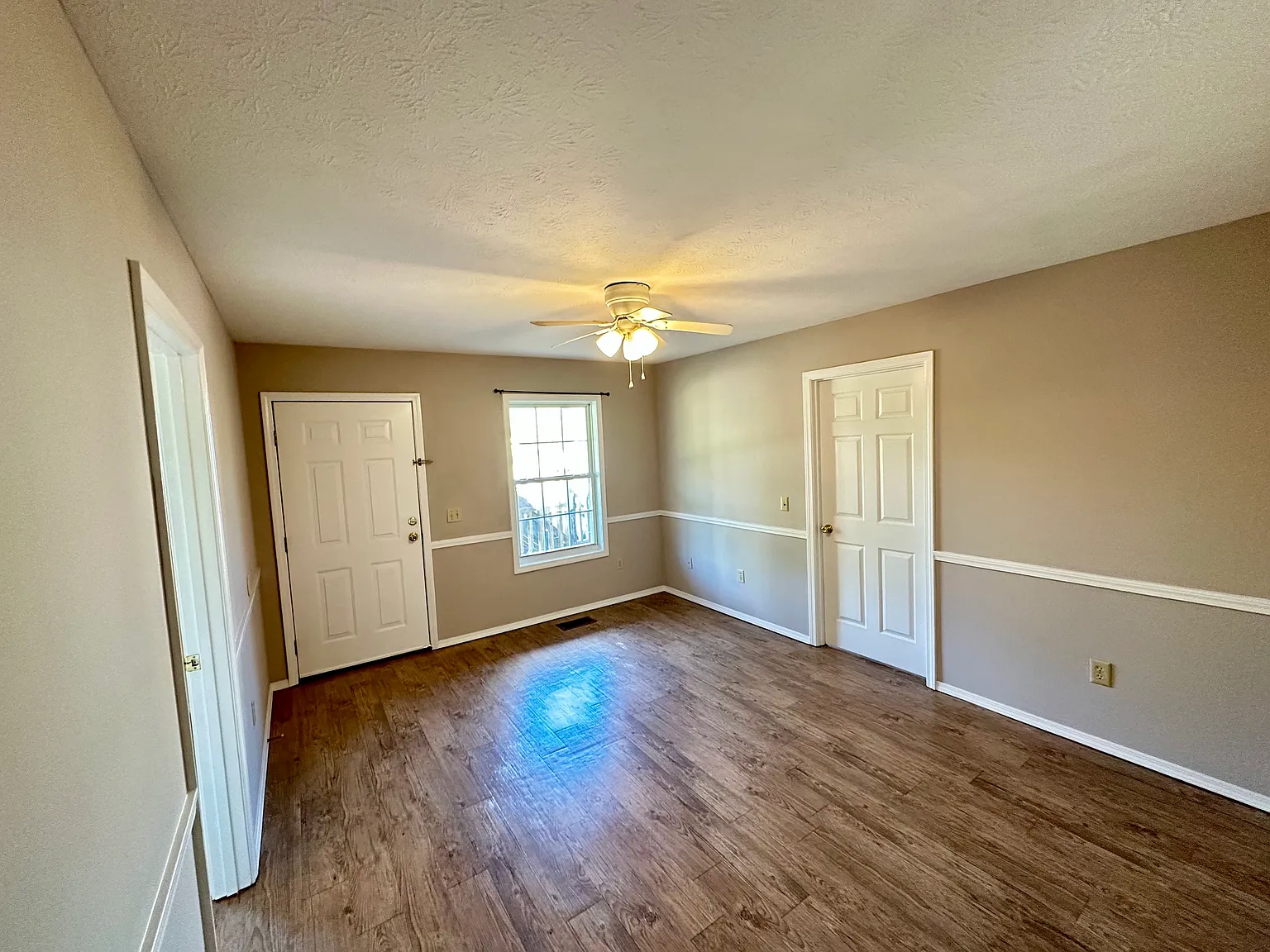 4 bed, 1250 sqft, $1,500 — Photo 2