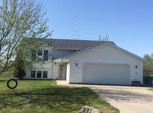 414 3rd St, Mapleton, ND 58059
