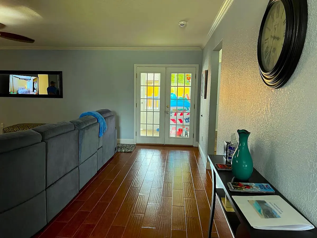 4 bed, 1968 sqft, $2,200 — Photo 4