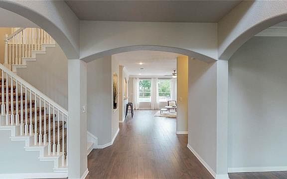 4th image of 2723 Lake Forest Dr