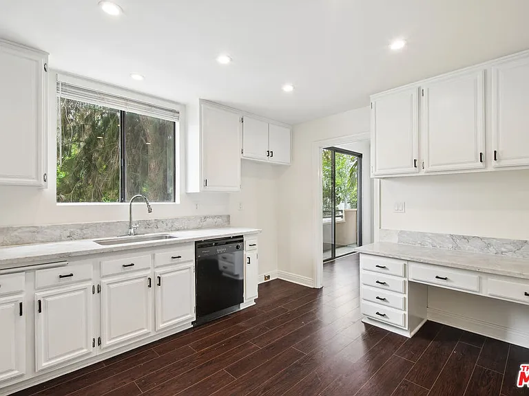 8865 Alden Dr #101 — Photo 12