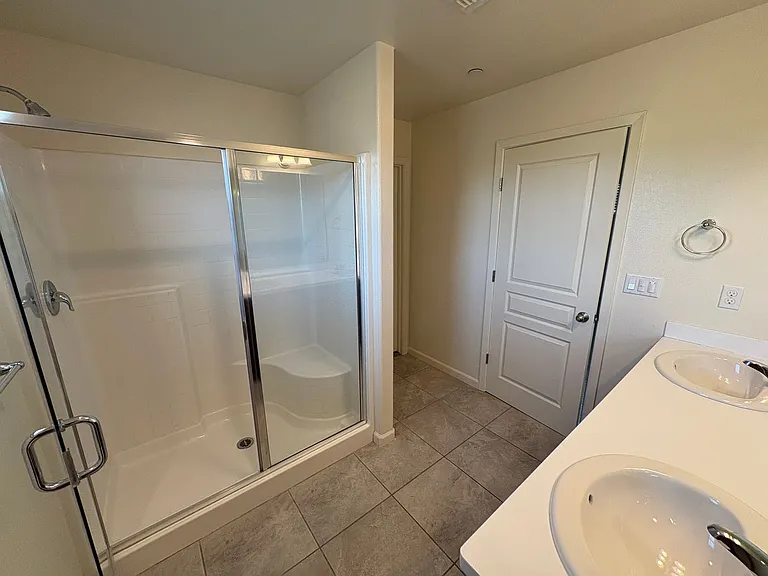 641 S Laguna St — Photo 17