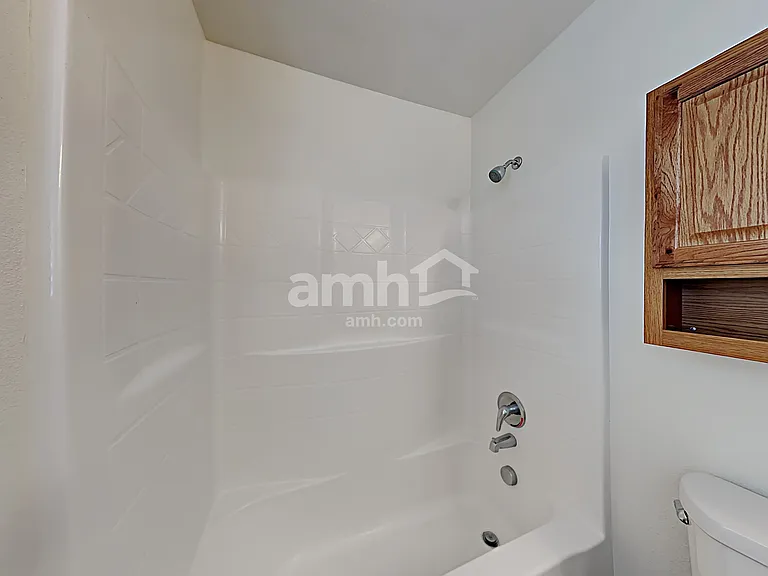 724 N Carisbrooke Ave — Photo 17