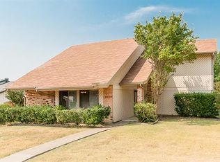 3715 Standridge Dr, Carrollton, TX 75007