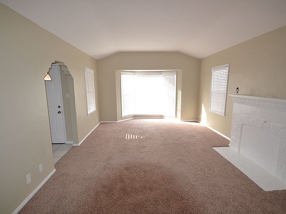 4th image of 4053 Cudahy St