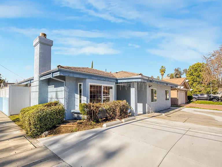 7701 Baird Ave — Photo 4