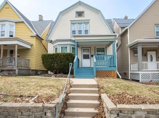 2715 N Oakland Ave, Milwaukee, WI 53211