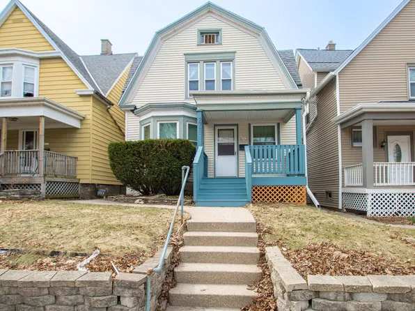 2715 North Oakland AVENUE, Milwaukee, WI 53211