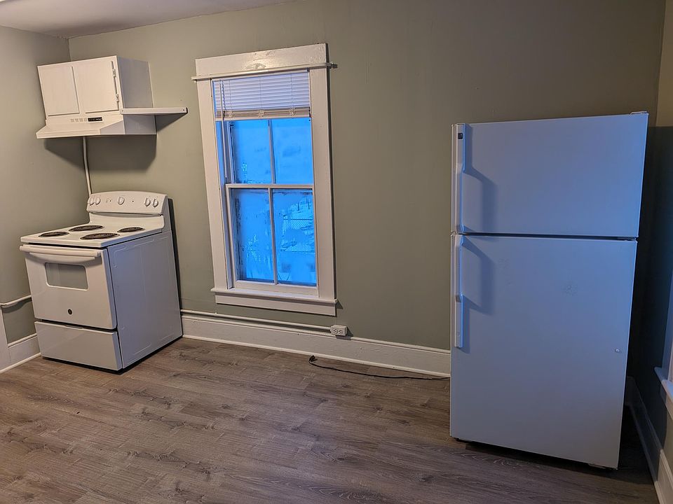 2nd image of 31 Eaton St #3