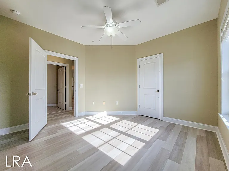 100 Gateway Dr #130 — Photo 25