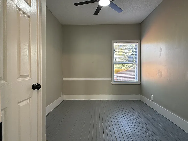 728 W 39th St — Photo 21