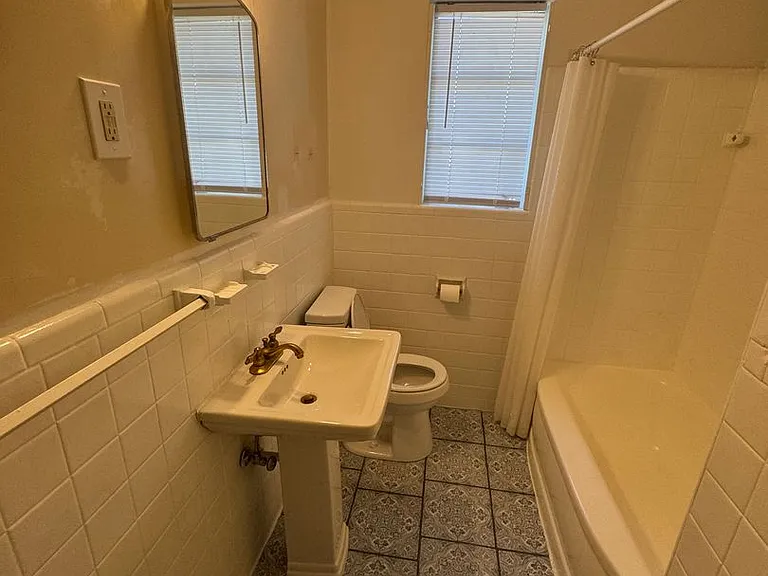 2915 Ashley Ave — Photo 21