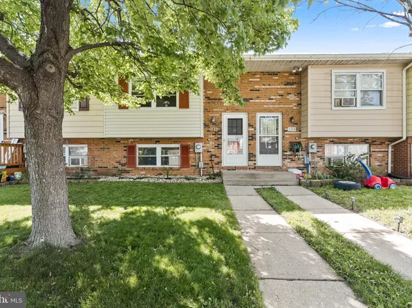 121 Carnival Dr, Taneytown, MD 21787
