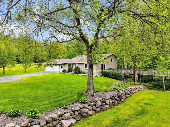 979 1st St, Taylors Falls, MN 55084