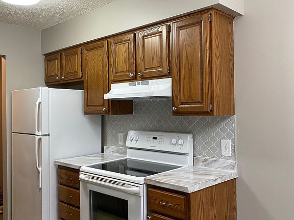 2nd image of 6347 Alderwood Cir APT H