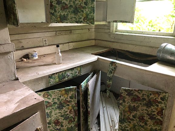 4th image of 3705 Hazelwood Ave