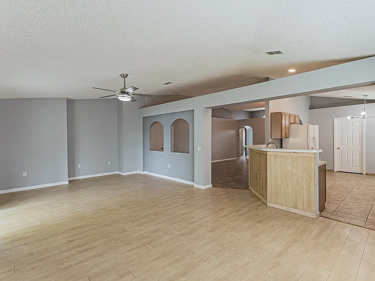 1733 La Maderia Dr SW — Photo 6