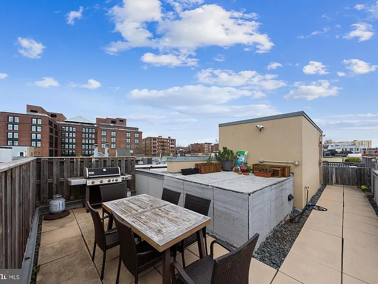 2360 Champlain St NW #1.4 — Photo 33