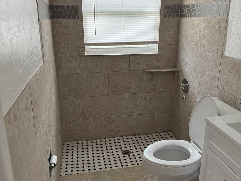 4835 Tudor Dr #B — Photo 8