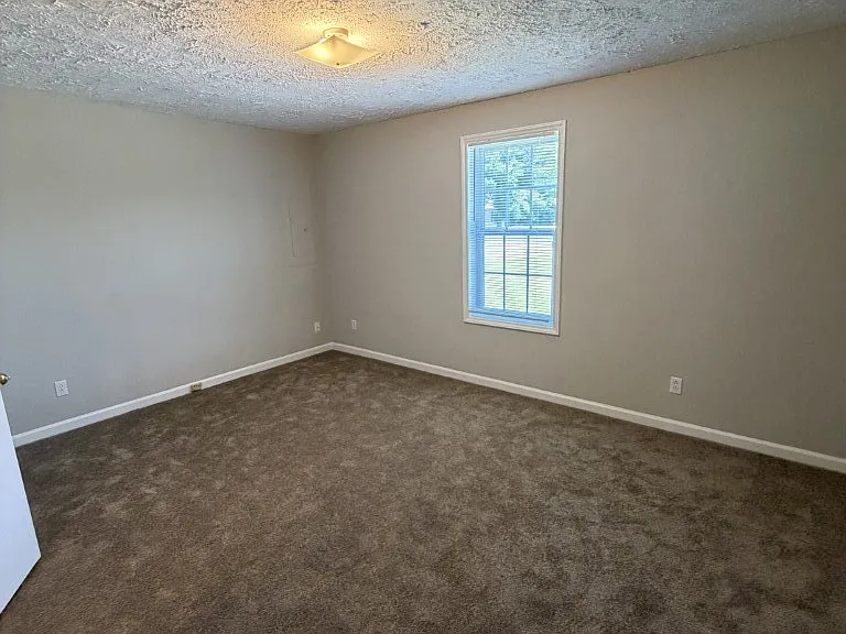 360 Creekwood Ct #B — Photo 5