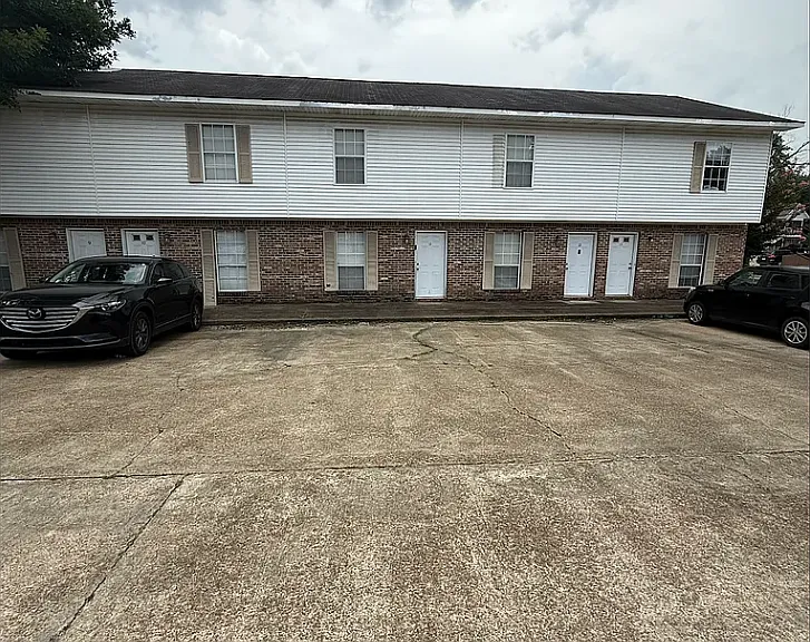 904 N Montgomery St #16 — Photo 1
