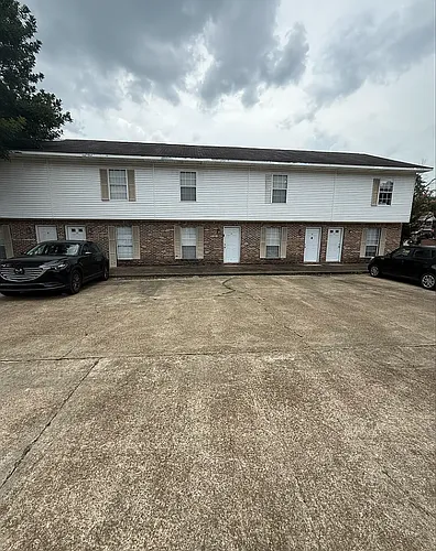 904 N Montgomery St Photo 1