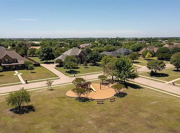 3rd image of 508 Llano Ln