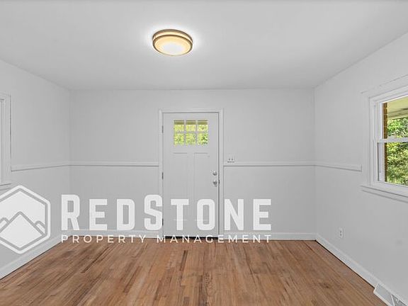 4th image of 407 Christopher Dr